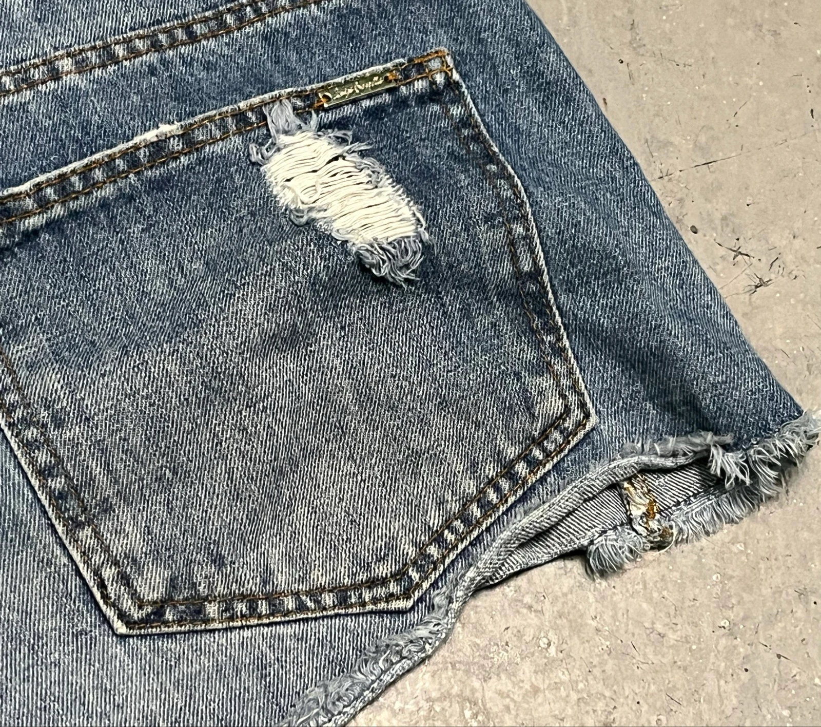 Shorts vaqueros cremalleras laterales  – photo 14